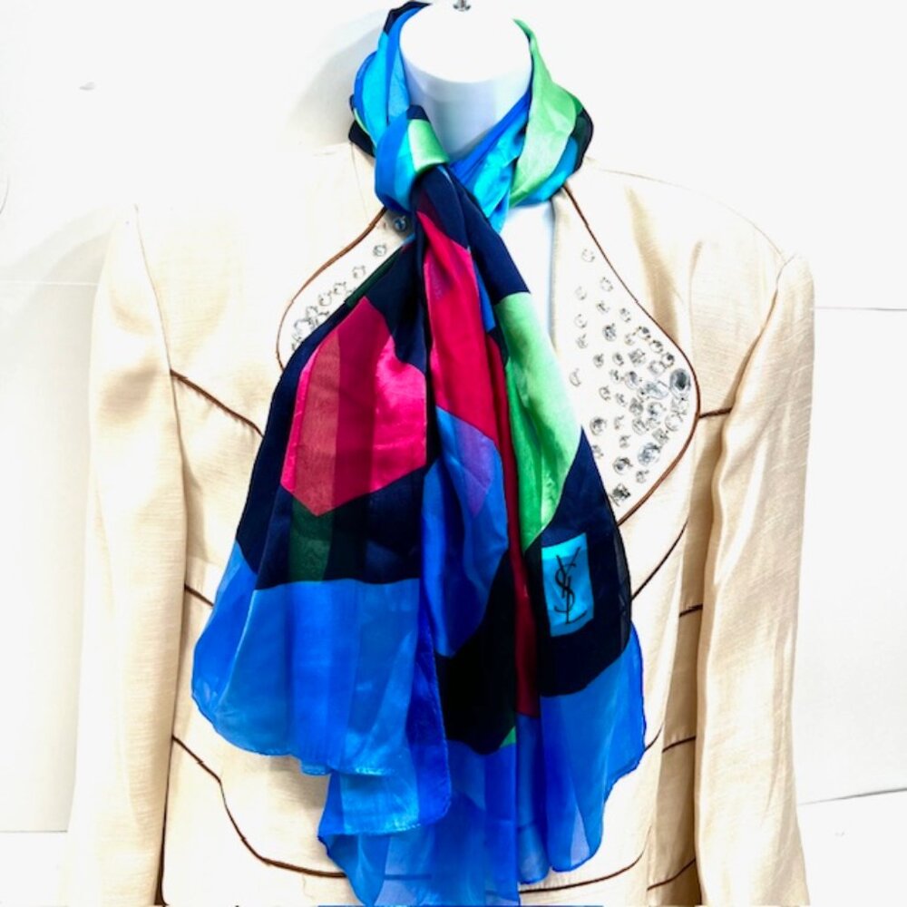 Vgt  Yves Saint Laurent 100% Silk Chiffon/Satin scarf 68x23 Black Red Green(33)
